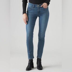 Levi's Women's Skinny Jeans in Blue
